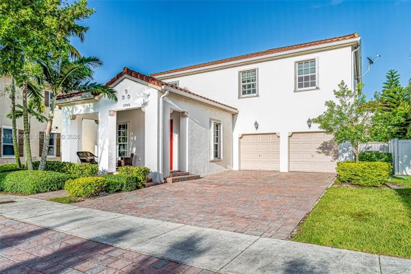 17046 SW 94th Ln, Unincorporated Dade County, Florida 33196, image 2