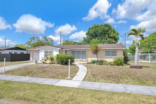 10565 SW 156th Ln, Unincorporated Dade County, Florida 33157, image 2