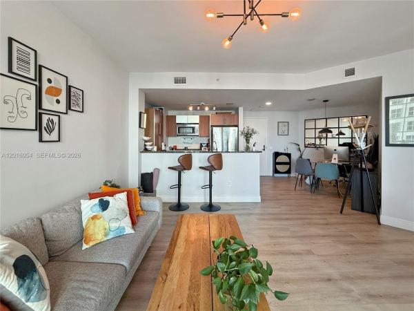 Met 1, 300 S Biscayne Blvd #T-1705, Miami, Florida 33131, image 1