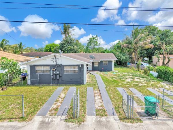 2352 NW 102nd St, Unincorporated Dade County, Florida 33147, image 1