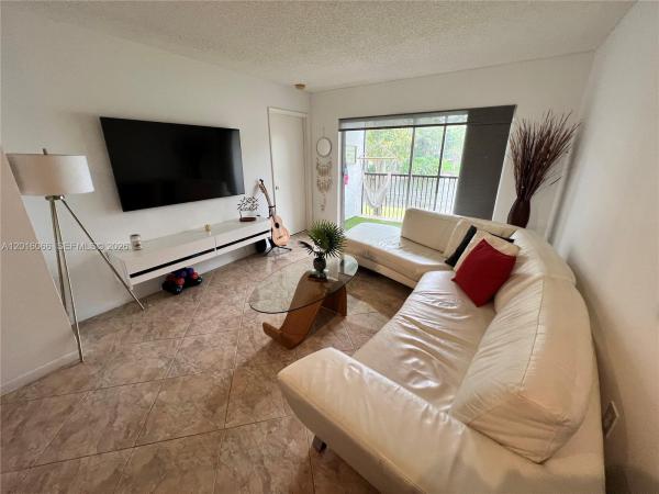 Water Chase At Cypress Bend, 2236 N Cypress Bend Dr #207, Pompano Beach, Florida 33069, image 1