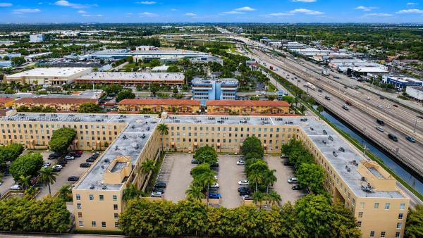 Royal Palms, 7400 W 20th Ave #312, Hialeah, Florida 33016, image 1