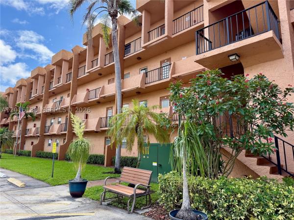 Quail Run Of Sunrise, 3048 E Sunrise Lakes Dr #220, Sunrise, Florida 33322, image 3