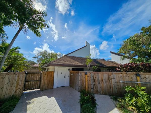 7749 SW 100th St #33, Unincorporated Dade County, Florida 33156, image 1