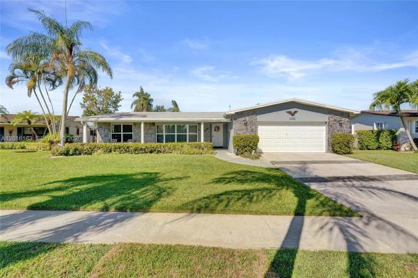 Pembroke Lakes, 1330 NW 122nd Ave, Pembroke Pines, Florida 33026, image 1