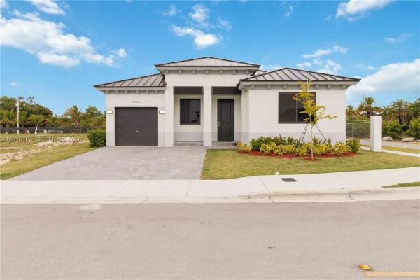 18901 SW 316th Ter, Homestead, Florida 33030, image 1