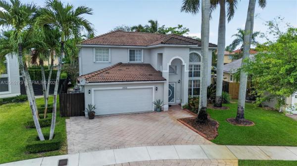 10331 SW 164th Ct, Unincorporated Dade County, Florida 33196, image 2