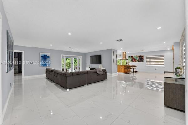 Sunset Isles, 2918 Cleveland St, Hollywood, Florida 33020, image 2