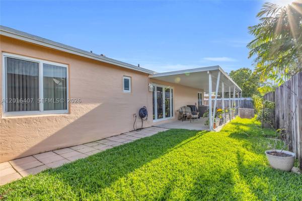 8266 NW 192nd Ter, Hialeah, Florida 33015, image 2