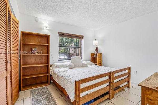 425 W Park Dr #10, Unincorporated Dade County, Florida 33172, image 1