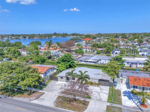 17911 NW 82nd Ave, Hialeah, Florida 33015, image 1