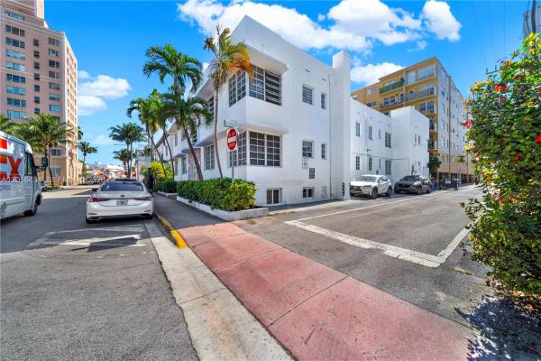 Art Deco, 610 8th St #102, Miami Beach, Florida 33139, image 2
