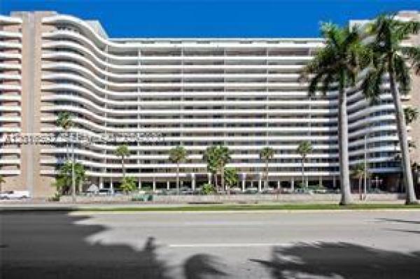 Oceanside Plaza, 5555 Collins Ave #14U, Miami Beach, Florida 33140, image 2