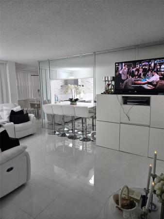 Live Oak Of Pine Island Ridge, 9410 Live Oak Pl #103, Davie, Florida 33324, image 1