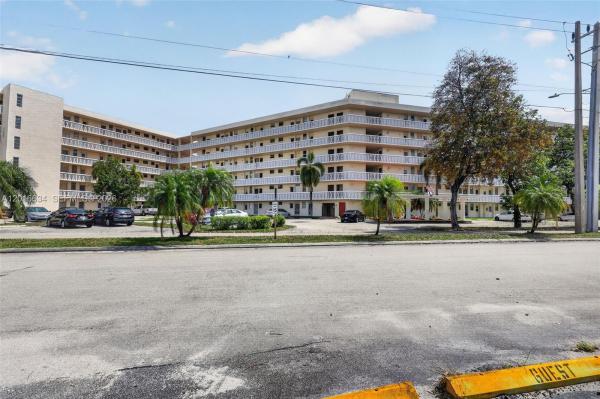 Point East, 2905 Point East Dr #L-311, Aventura, Florida 33160, image 1