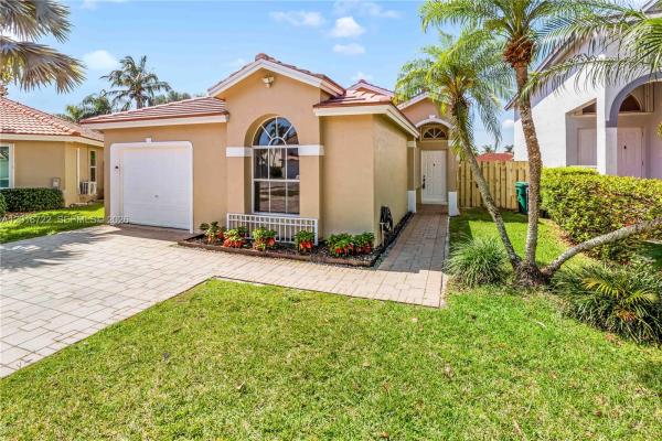 15472 SW 148th Ter, Unincorporated Dade County, Florida 33196, image 1