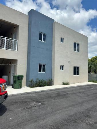 811 E 52nd St #102, Hialeah, Florida 33013, image 1