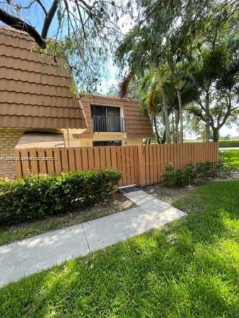 Village Of Sandalwood Lakes North, 135 Heritage Way, West Palm Beach, Florida 33407, image 1