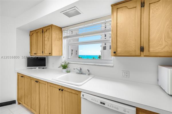 The Executive, 4925 Collins Ave #5F, Miami Beach, Florida 33140, image 1