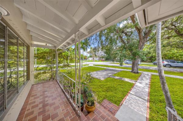 Country Club Estates, 400 Morningside Dr, Miami Springs, Florida 33166, image 1