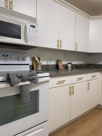 Oakbrook Village, 8280 SW 24th St #7311, North Lauderdale, Florida 33068, image 1