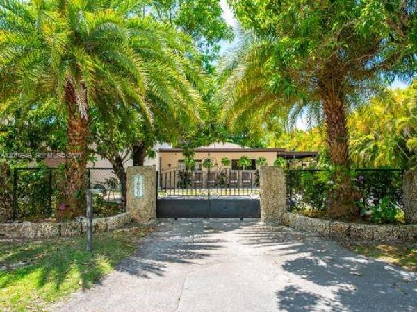 Pinecrest Residential, 7650 SW 128th St, Pinecrest, Florida 33156, image 1