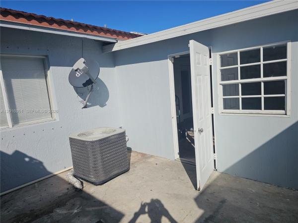 7692 NW 178th Ter, Hialeah, Florida 33015, image 1