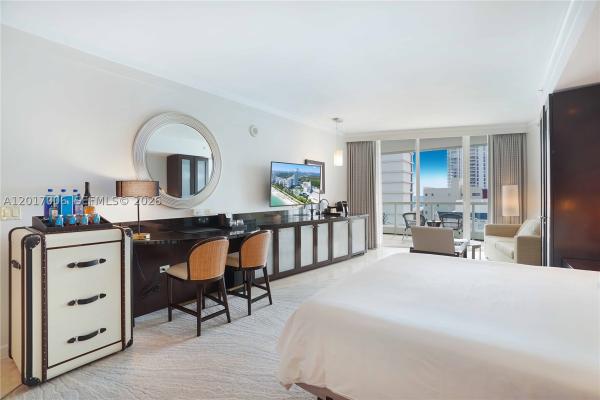 Sorrento Tower, 4391 Collins Ave #916, Miami Beach, Florida 33140, image 3