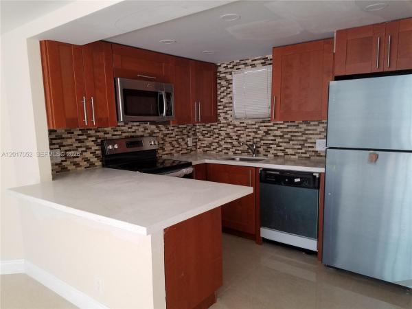 Las Vistas At Doral, 8290 Lake Dr #316, Doral, Florida 33166, image 1