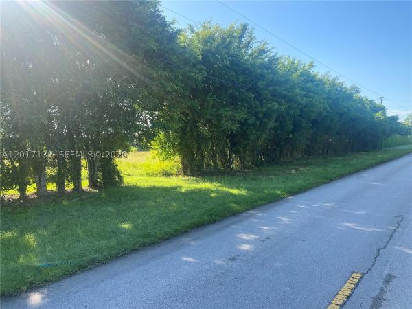 sw 246 Sw 187th Ave, Unincorporated Dade County, Florida 33031, image 2