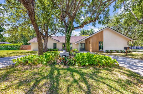 Oak Homes, 8120 SW 162nd St, Palmetto Bay, Florida 33157, image 1