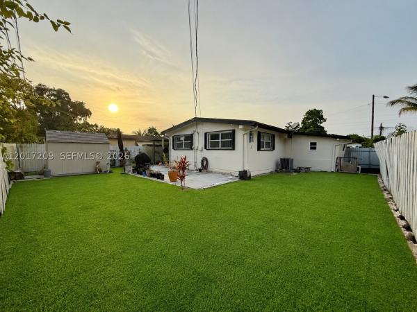 Seaboard Park, 280 NE 173rd St, North Miami Beach, Florida 33162, image 1