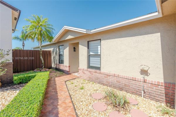 8340 NW 193rd Ln, Hialeah, Florida 33015, image 1