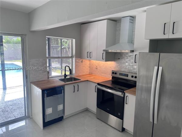 Poinciana Park, 200 SE 19th St, Fort Lauderdale, Florida 33316, image 3