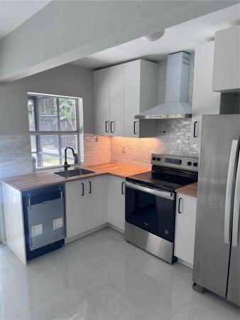 Poinciana Park, 200 SE 19th St, Fort Lauderdale, Florida 33316, image 1
