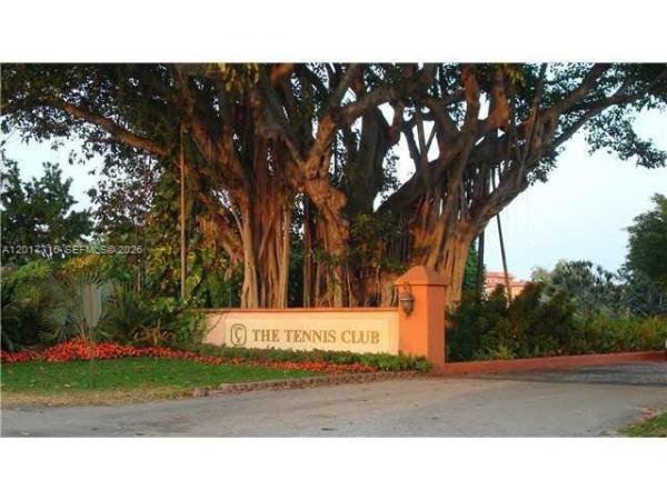 Tennis Club Johnston, 660 Tennis Club Dr #101, Fort Lauderdale, Florida 33311, image 1