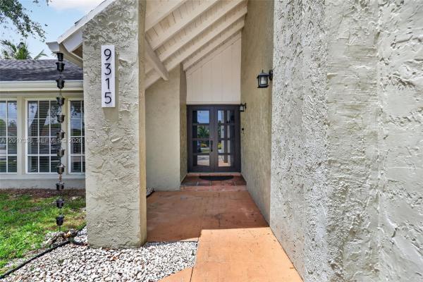 Harriel Estates, 9315 SW 172nd Ter, Palmetto Bay, Florida 33157, image 1