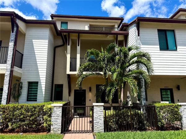 4680 NW 83rd Path, Doral, Florida 33166, image 1