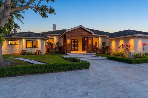 10040 SW 124th St, Unincorporated Dade County, Florida 33176, image 1