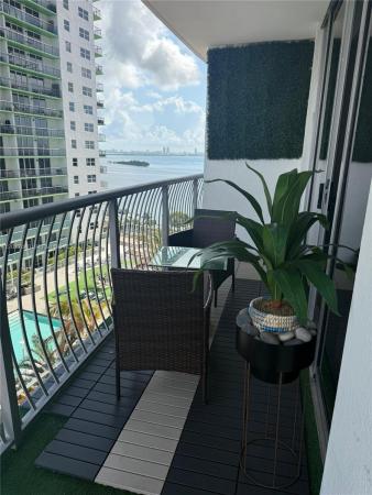 Opera Tower, 1750 N Bayshore Dr #1609, Miami, Florida 33132, image 1