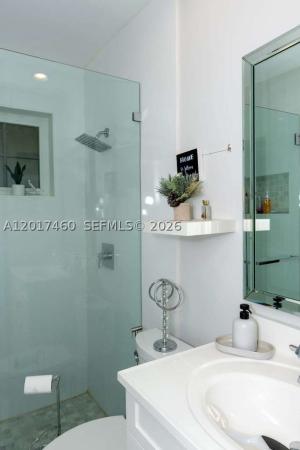 Loch Lomond, 15761 Turnberry Dr, Miami Lakes, Florida 33014, image 2