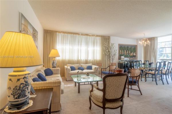 Winston Towers 500, 301 174th St #L12, Sunny Isles Beach, Florida 33160, image 2