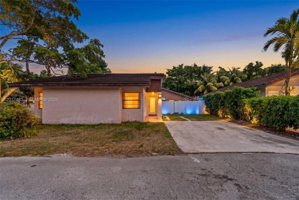 7925 SW 153rd Ct, Unincorporated Dade County, Florida 33193, image 1