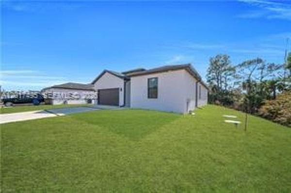 Lehigh Acres, 621 Greenbriar Blvd, Lehigh Acres, Florida 33972, image 3