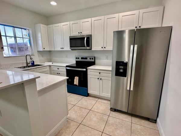 Hollywood Park, 2301 Wilson St #A-B, Hollywood, Florida 33020, image 1