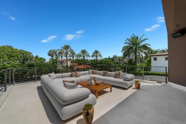 Sunset Lake, 3045 N Bay Rd, Miami Beach, Florida 33140, image 2