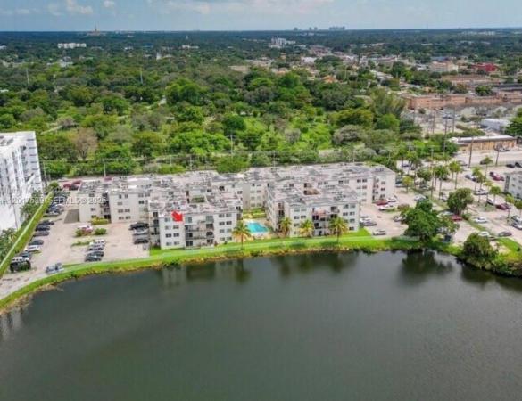 El Lago, 5501 NW 7th St #E412, Miami, Florida 33126, image 1