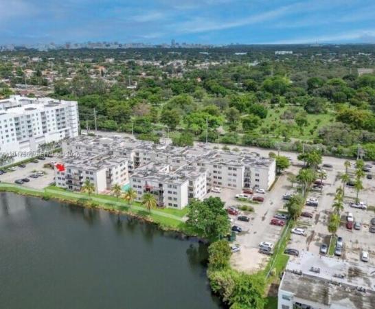 El Lago, 5501 NW 7th St #E412, Miami, Florida 33126, image 2