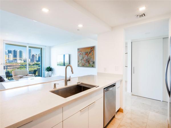 The Metropolitan, 2475 Brickell Ave #903, Miami, Florida 33129, image 1