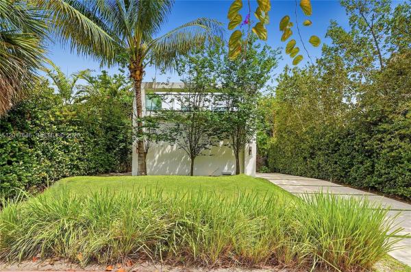 Oceanside Isle Of Normandy, 1311 Bay Dr, Miami Beach, Florida 33141, image 2